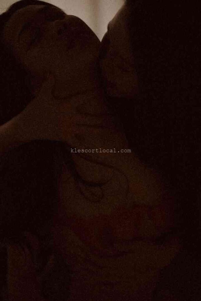 Viola and Cici in an intimate moment