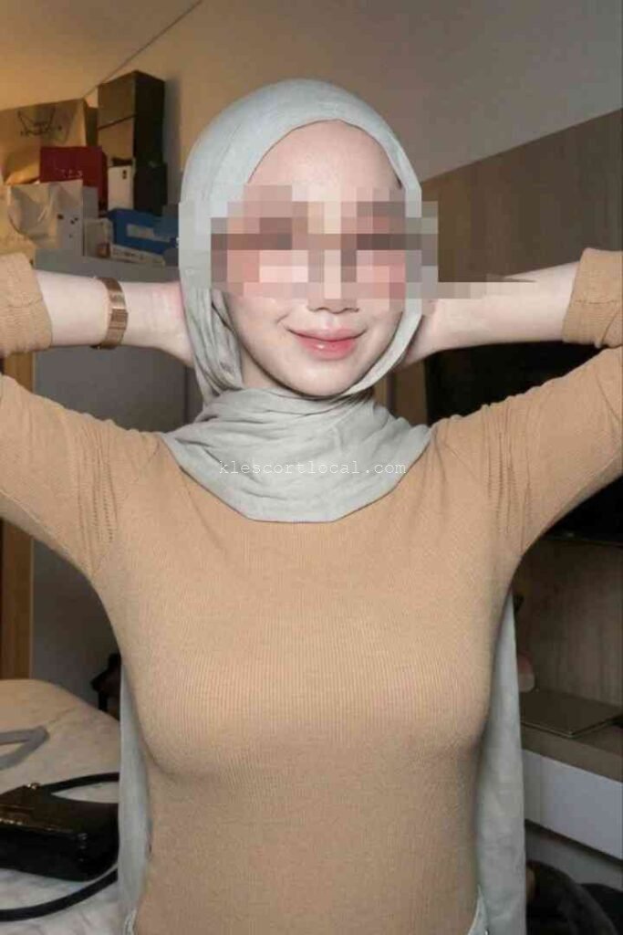 Woman in hijab and tan top, Bukit Bintang KLCC Petaling Jaya outcall